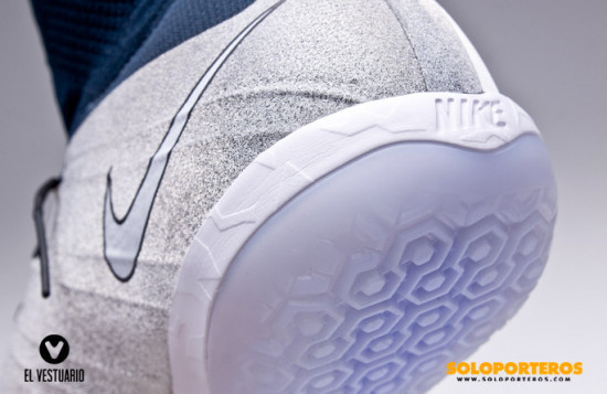 Nike-MercurialX-Proximo-SE-IC-CR7 (10).jpg